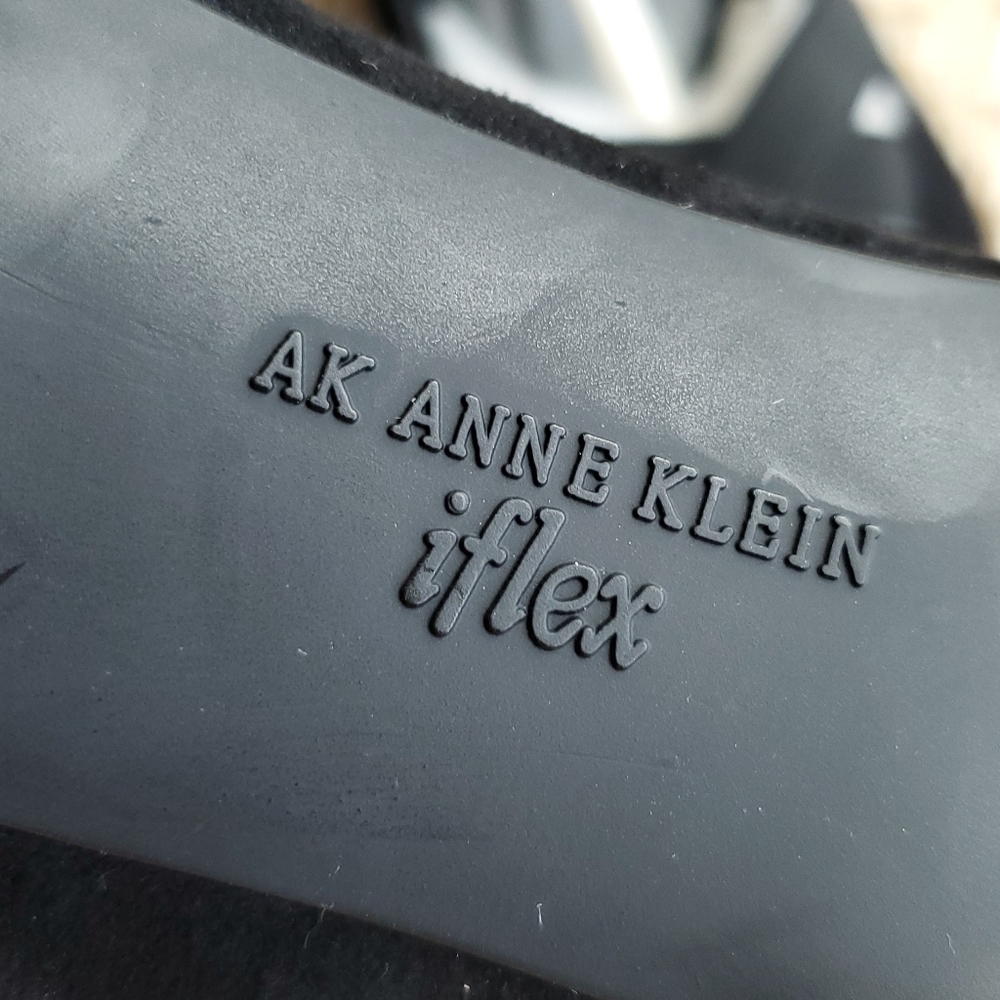 Anne Klein Women's Akvanity Black iflex Suede Heeled Shoe Size 7 - Picture 13 of 14
